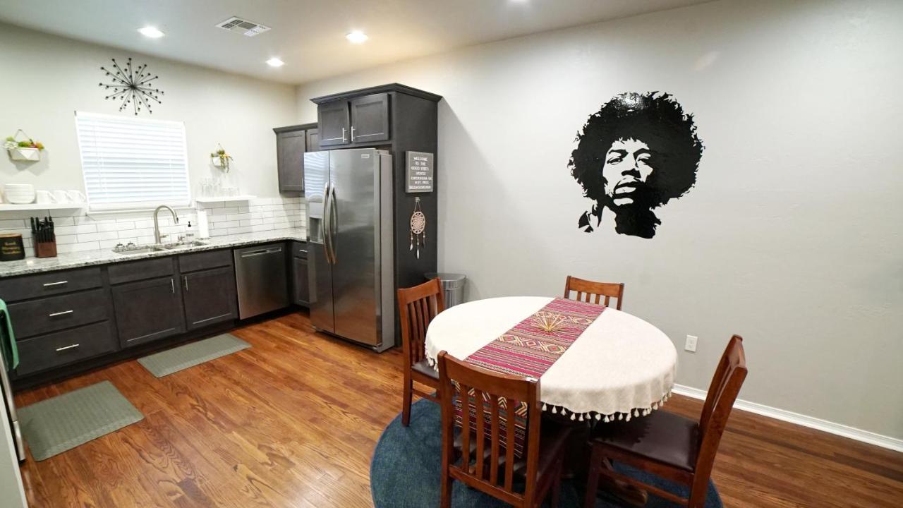 Rock & Roll House, Fiber Internet, Roku Tv, Washer & Dryer, By Dt Chickasha & Leg Lamp! Exteriör bild