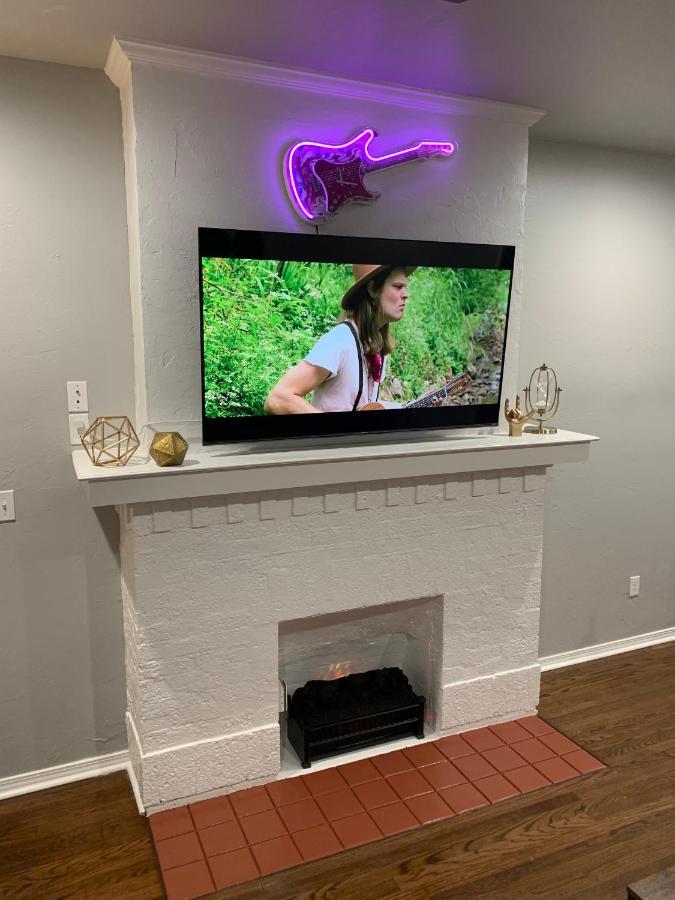 Rock & Roll House, Fiber Internet, Roku Tv, Washer & Dryer, By Dt Chickasha & Leg Lamp! Exteriör bild